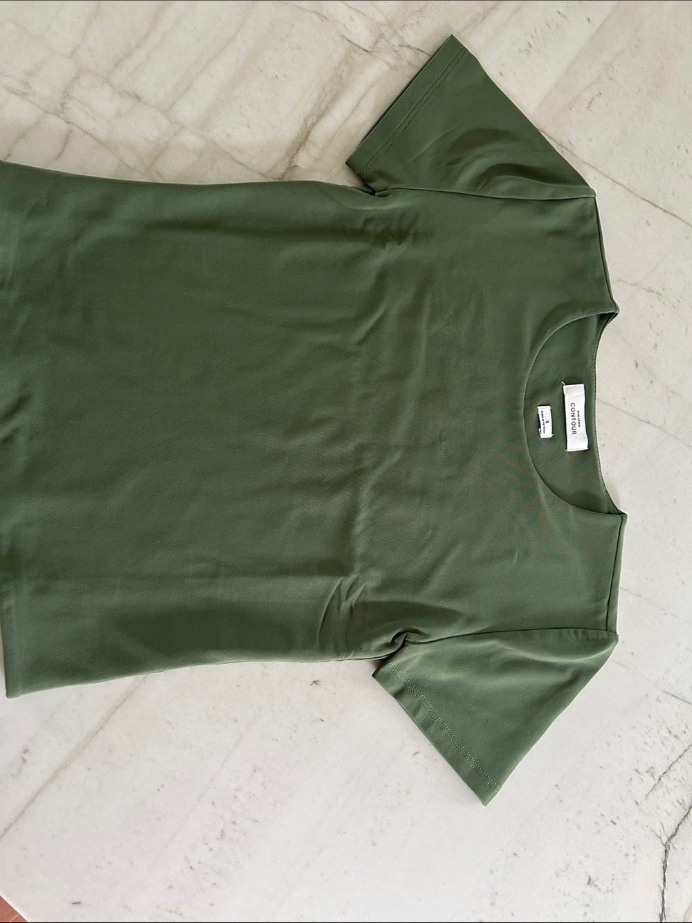Aritzia Cropped Short Sleeve Crew Neck Tee in Olive Green
